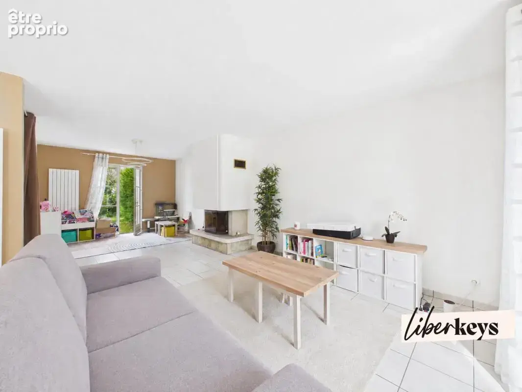 Maison familiale 285 m² au sol – 5 chambres – Terrain de 500 m² – Sous-sol total - photo 9