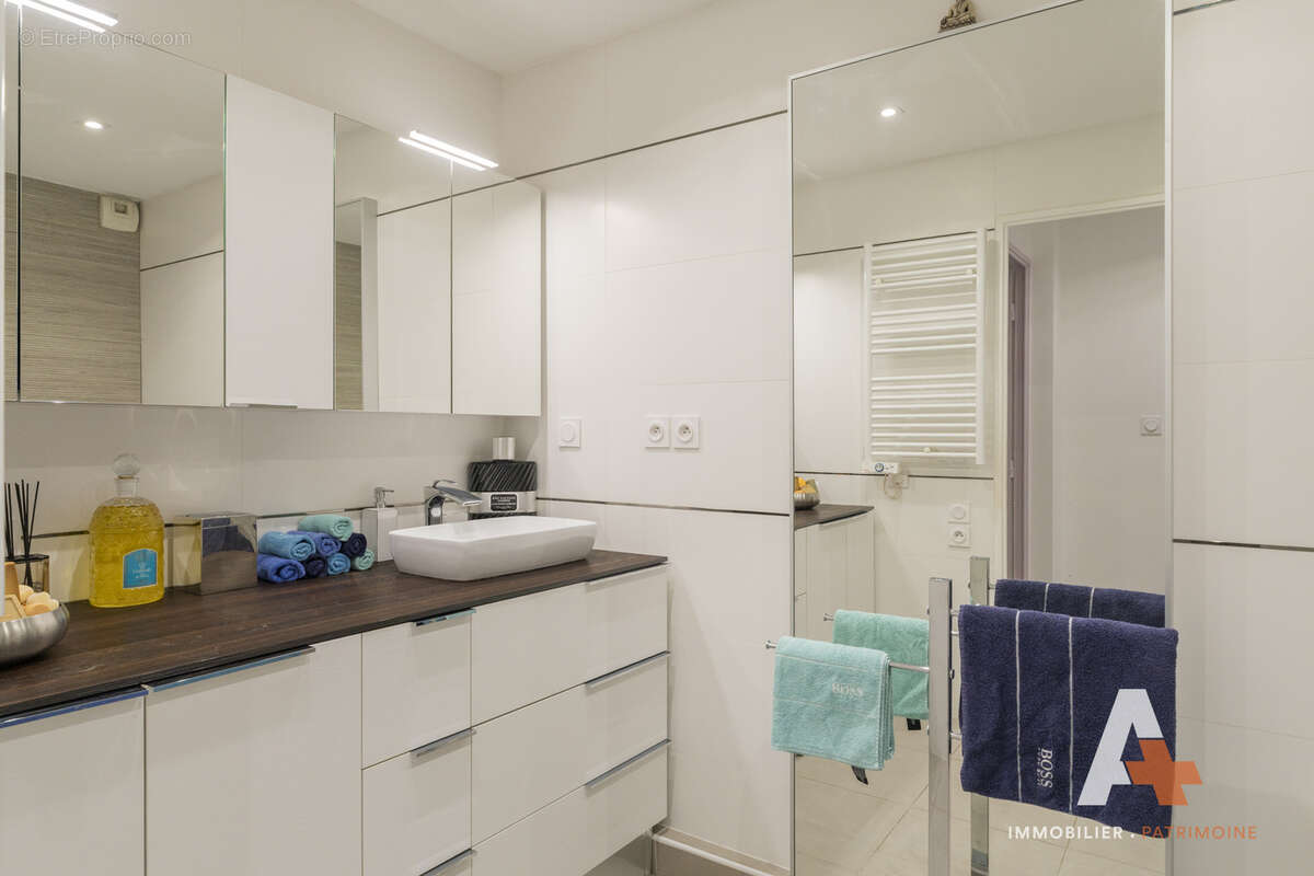 Appartement à MARSEILLE-2E