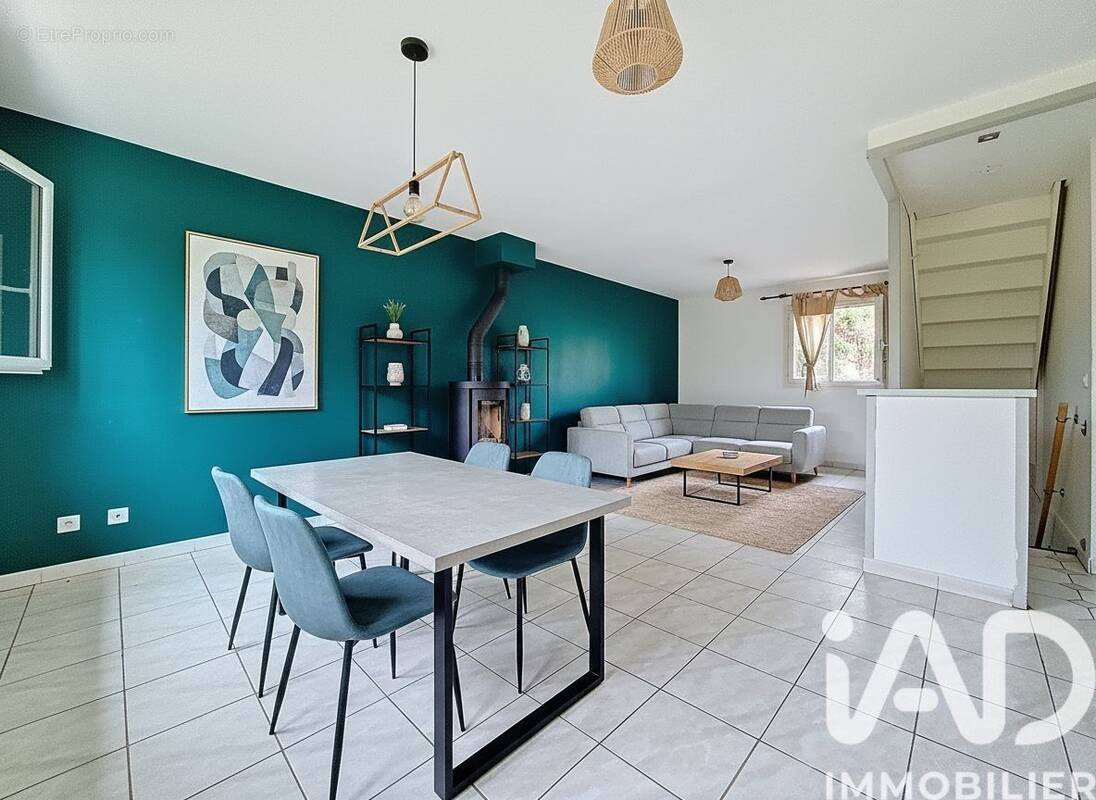 Photo 1 - Maison à CRECY-LA-CHAPELLE