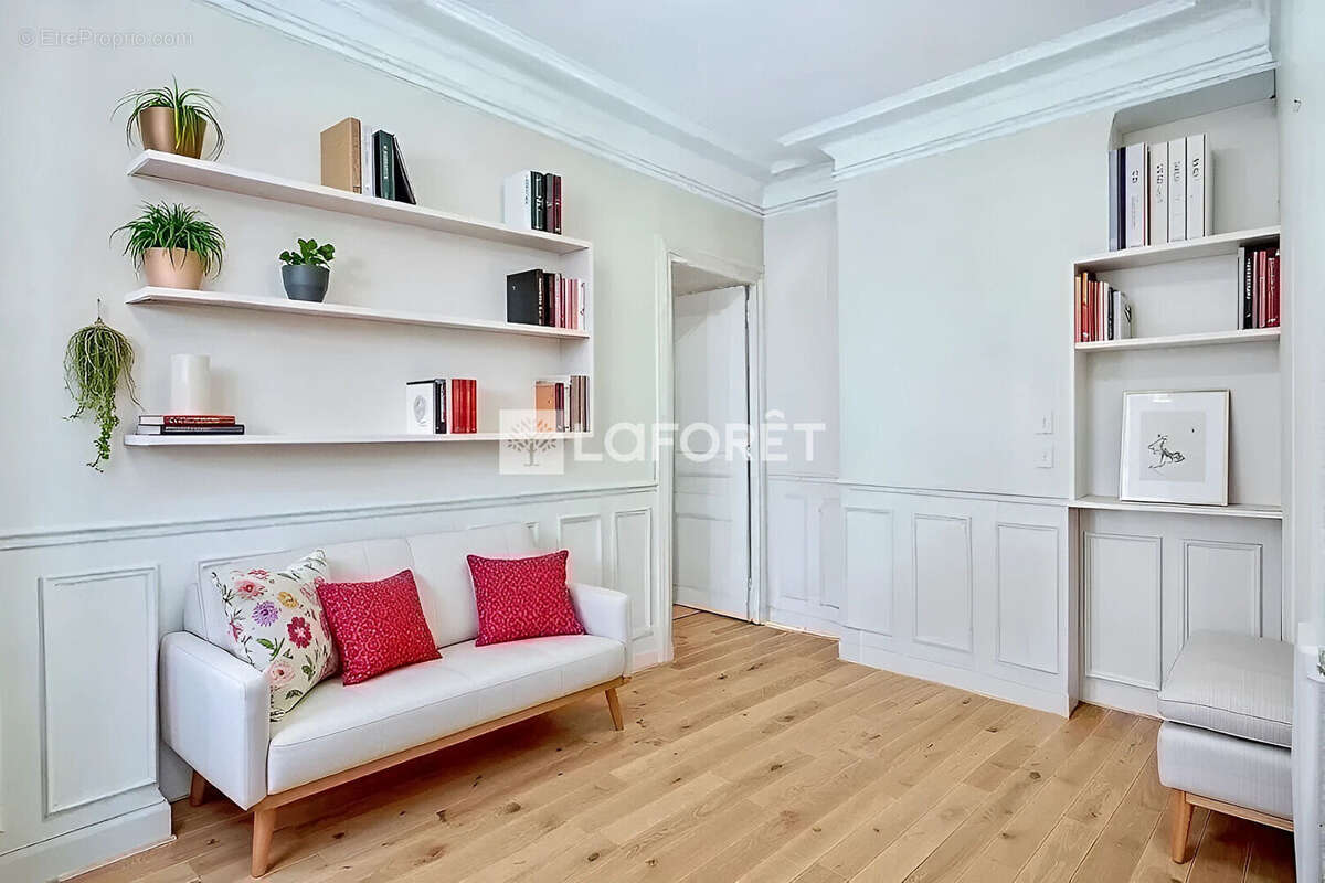 Appartement à PARIS-7E