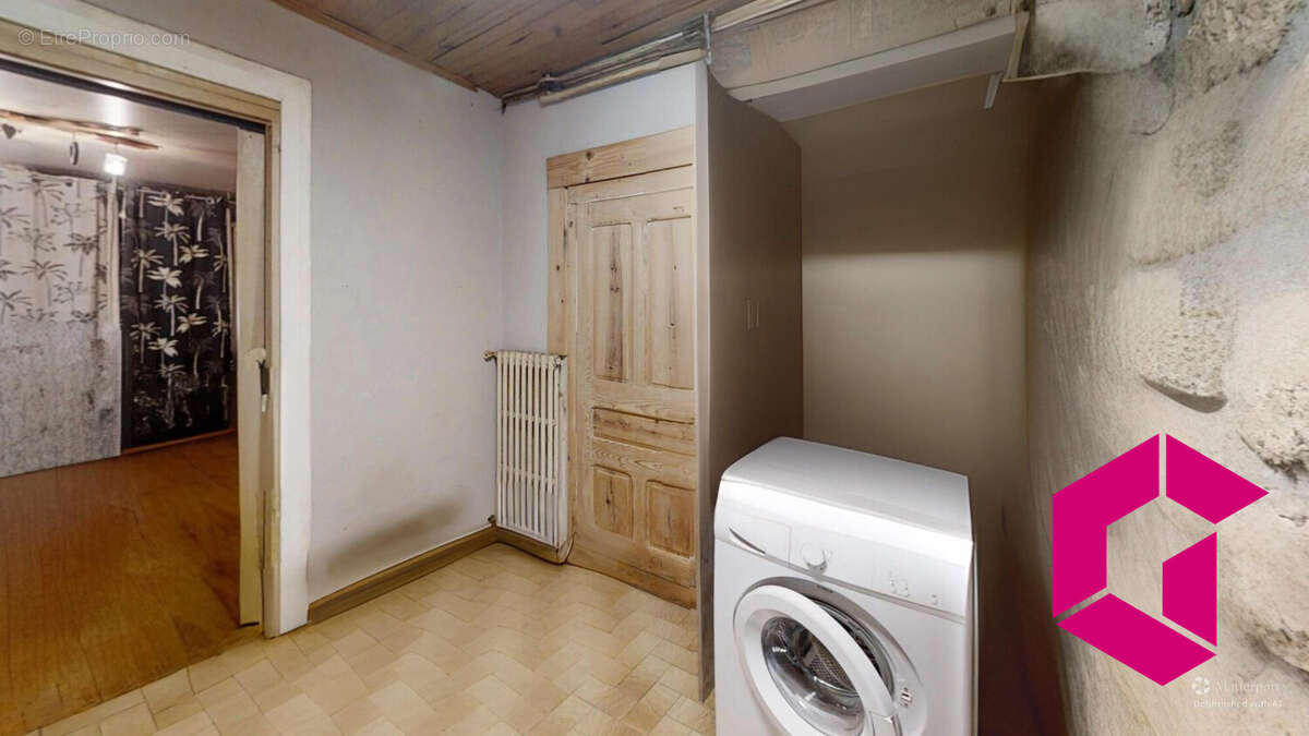 Maison à SAINT-JEURES