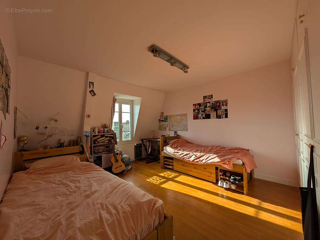 Appartement à PARIS-14E