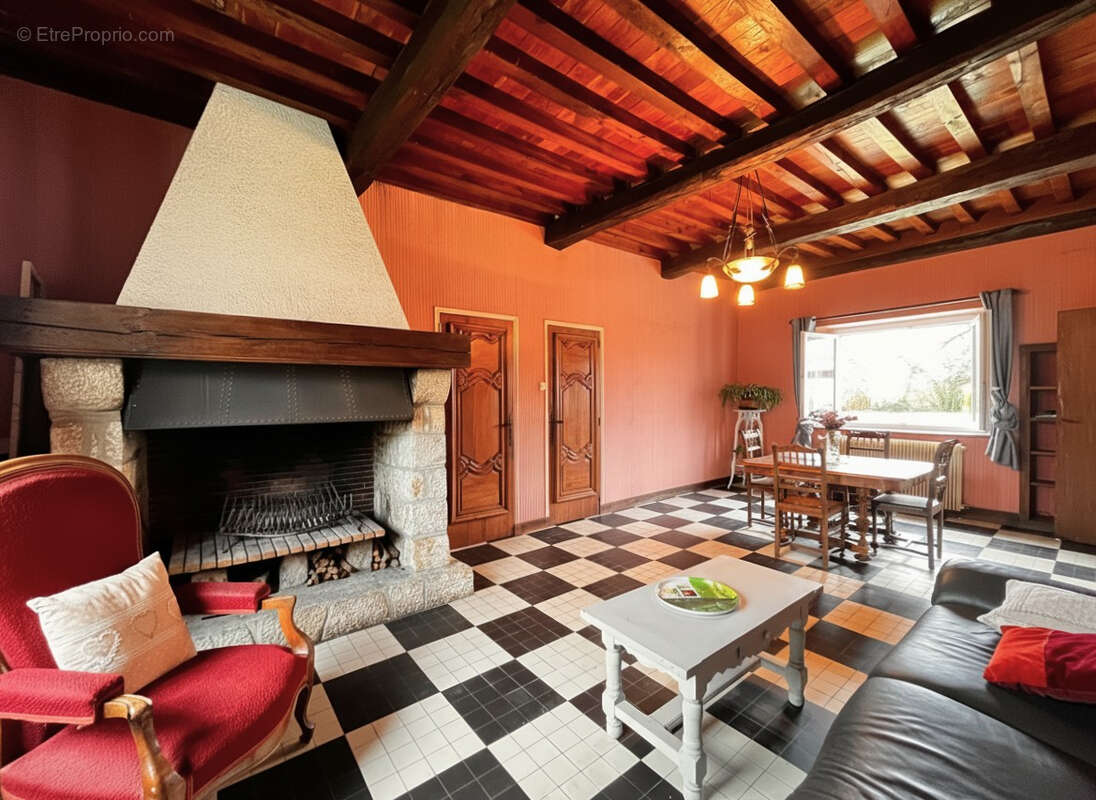 Maison à REMILLY-SUR-TILLE