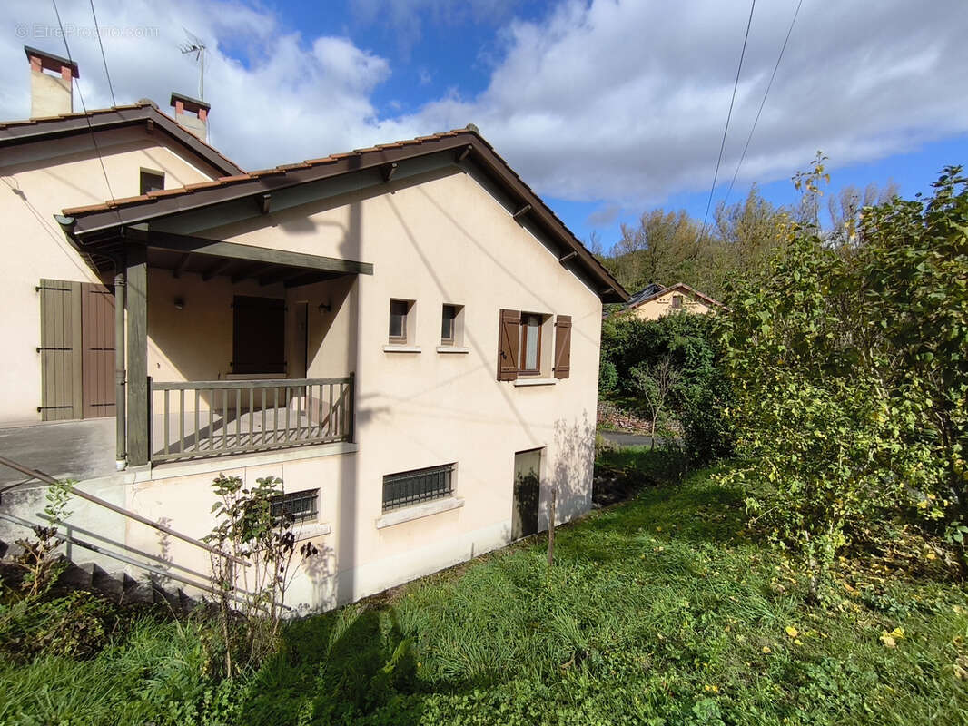 Maison à DECAZEVILLE