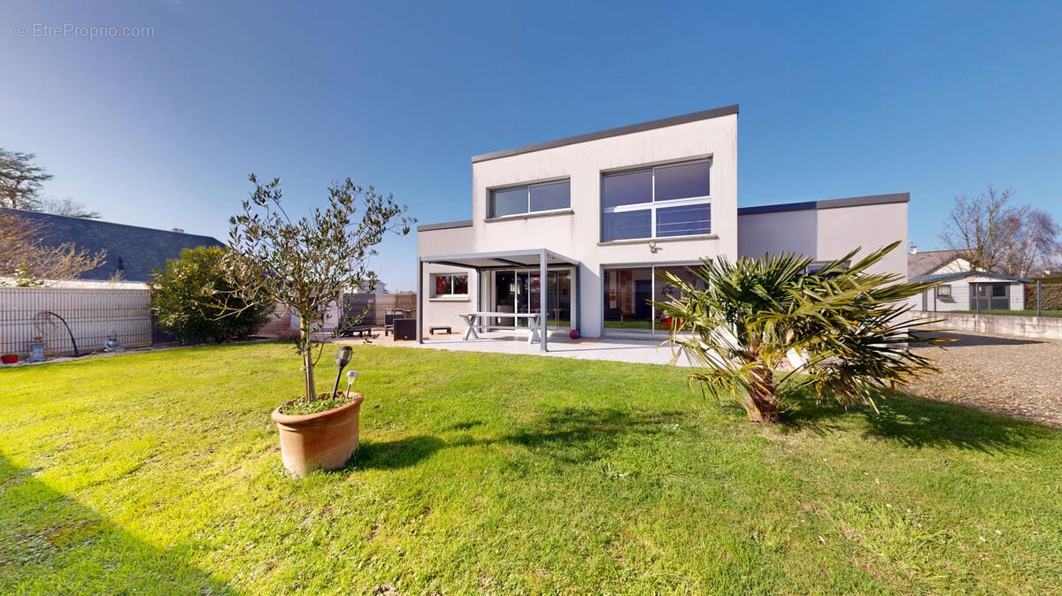 Maison à BREHAL
