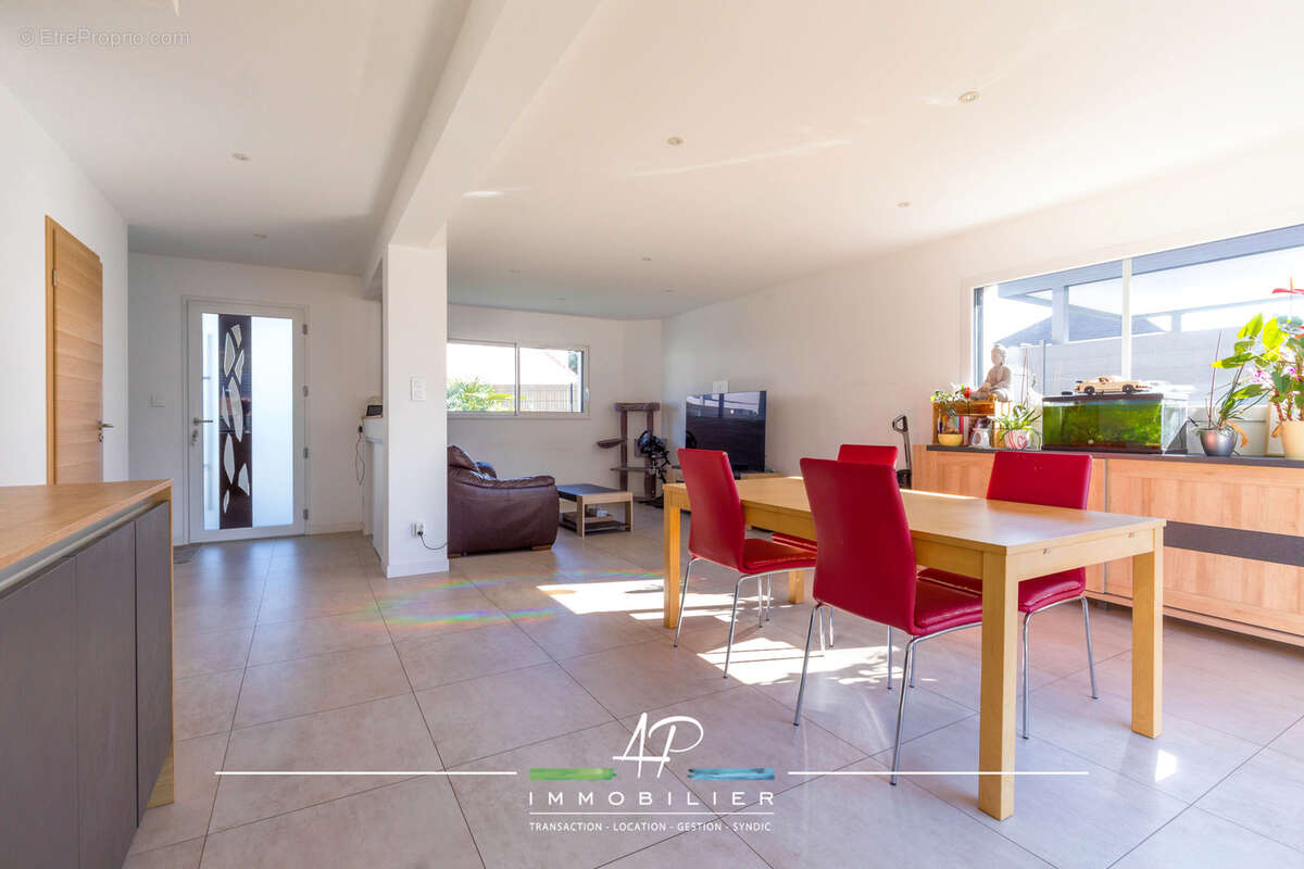 Maison à SAINT-JULIEN