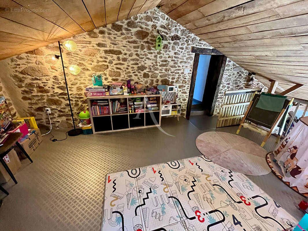 Maison à SAINTE-FLAIVE-DES-LOUPS