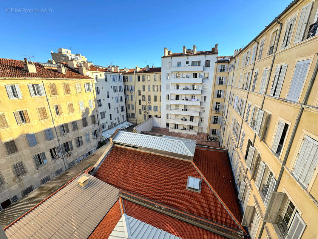 Appartement à MARSEILLE-2E