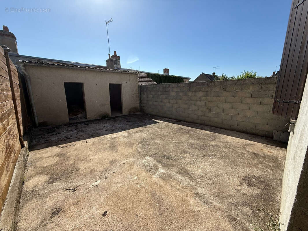 Maison 56 m² à Issoudun  - photo 3