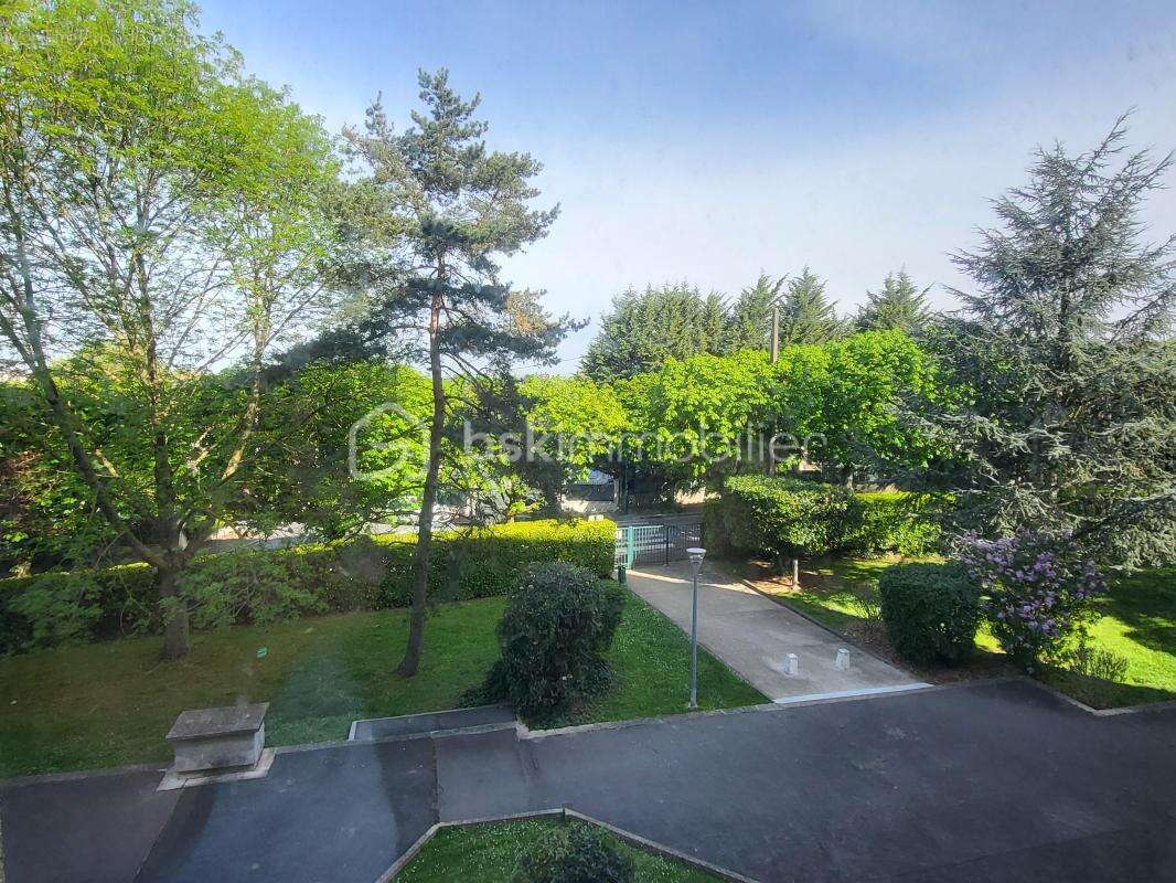Calme, verdure, grand appartement ensoleillé, avec Balcon - photo 3