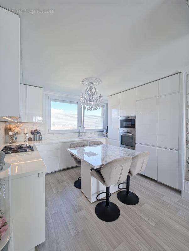 Appartement à PIERRE-BENITE