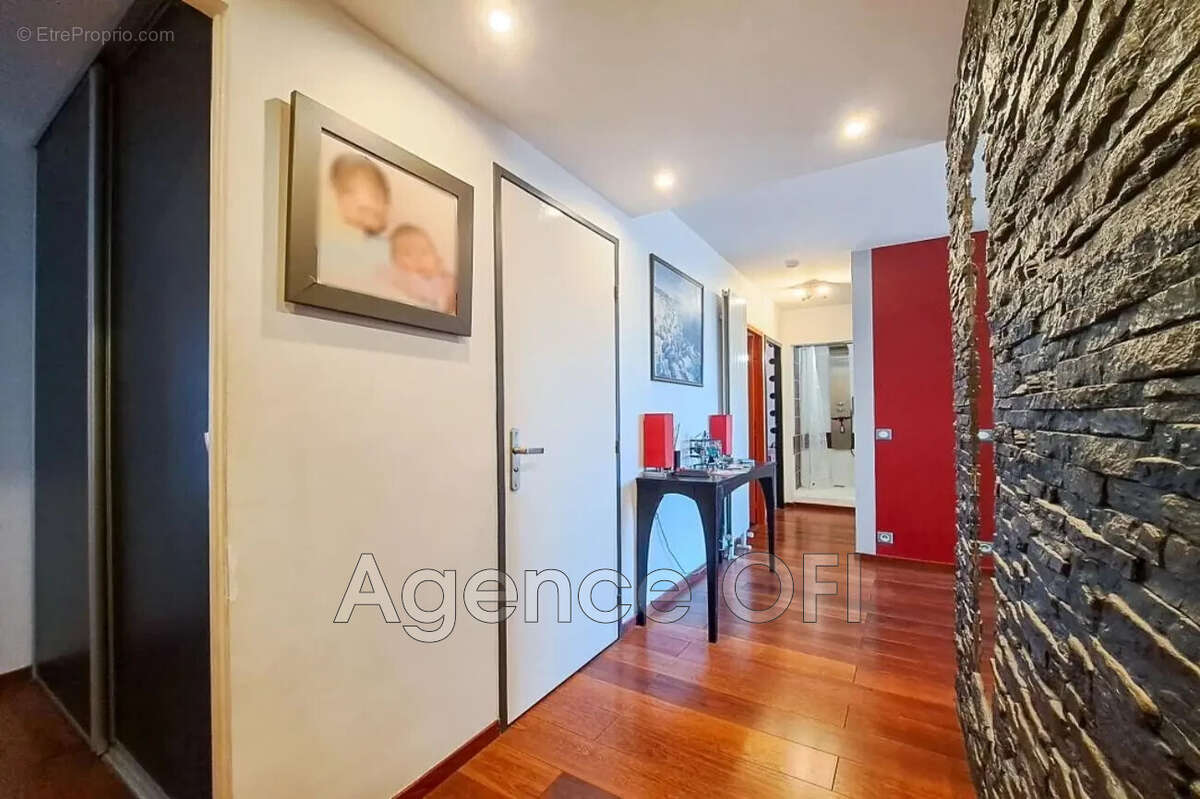 Appartement à VALLAURIS