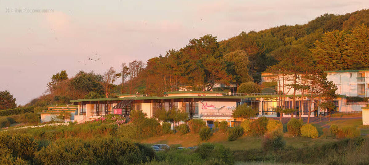 Appartement à COLLEVILLE-SUR-MER