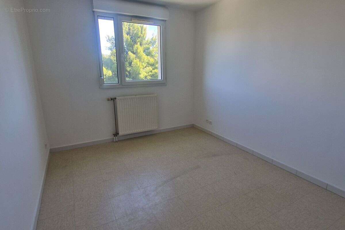 E3477C027L Très bon rapport qualité prix T3 de 69m² avec terrasse de 14m² en 3ième et dernier étage - photo 7