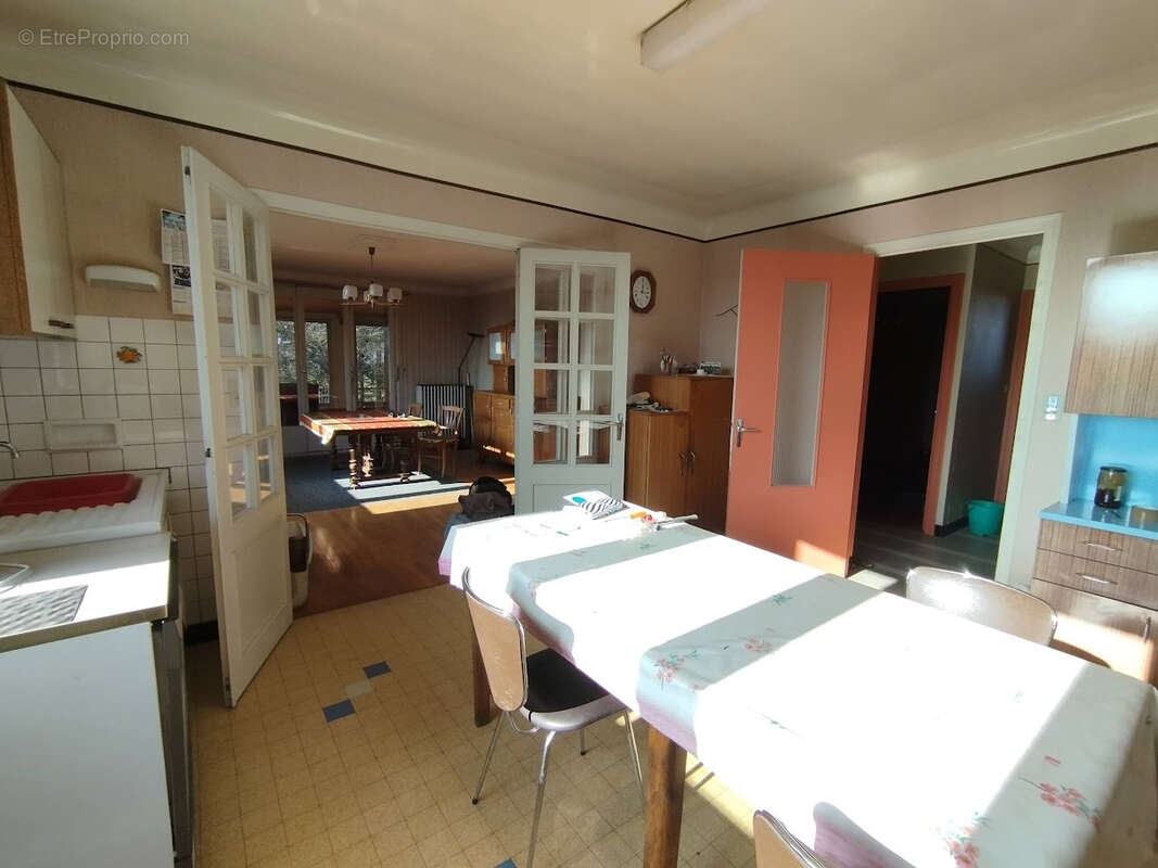 Maison à IS-EN-BASSIGNY