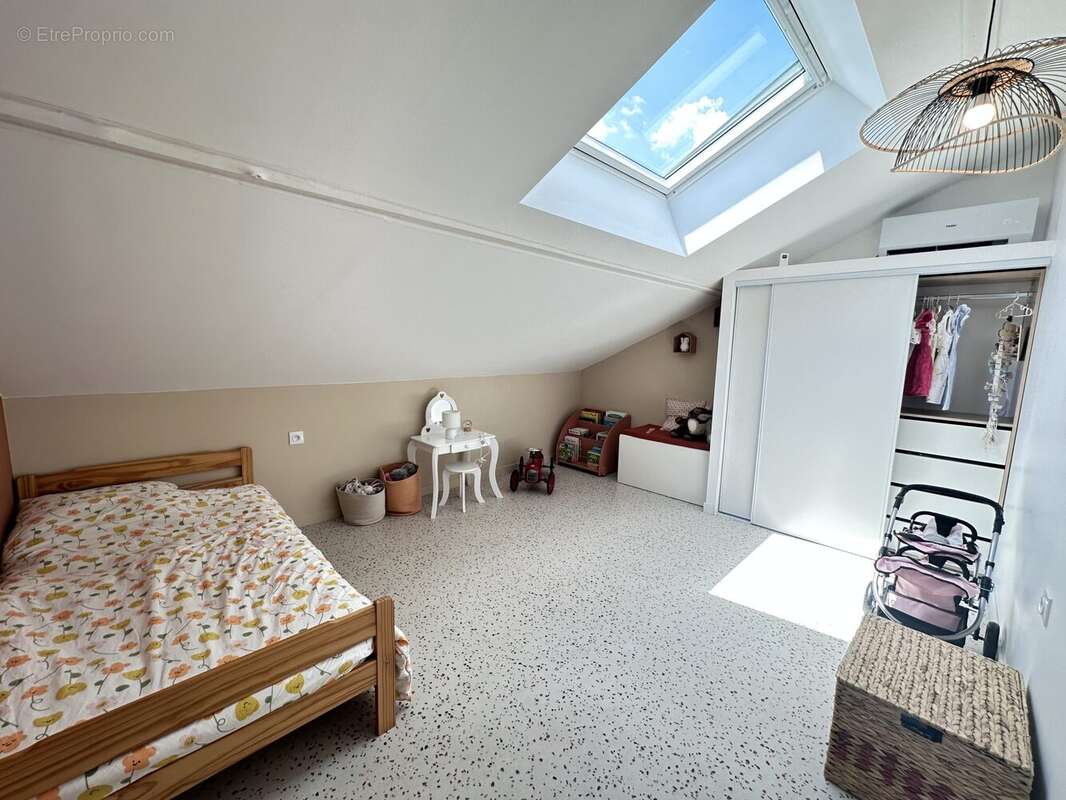 Maison à GENILAC