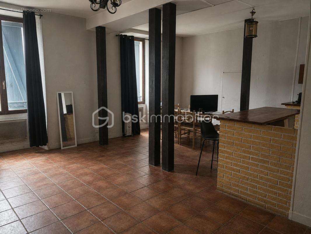 Appartement à ANGERVILLE