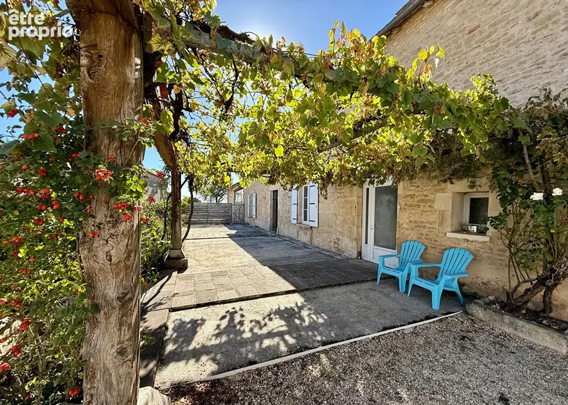 Exceptionnelle propriété de village avec gîte et piscine chauffée - Excellent potentiel de revenus - photo 26