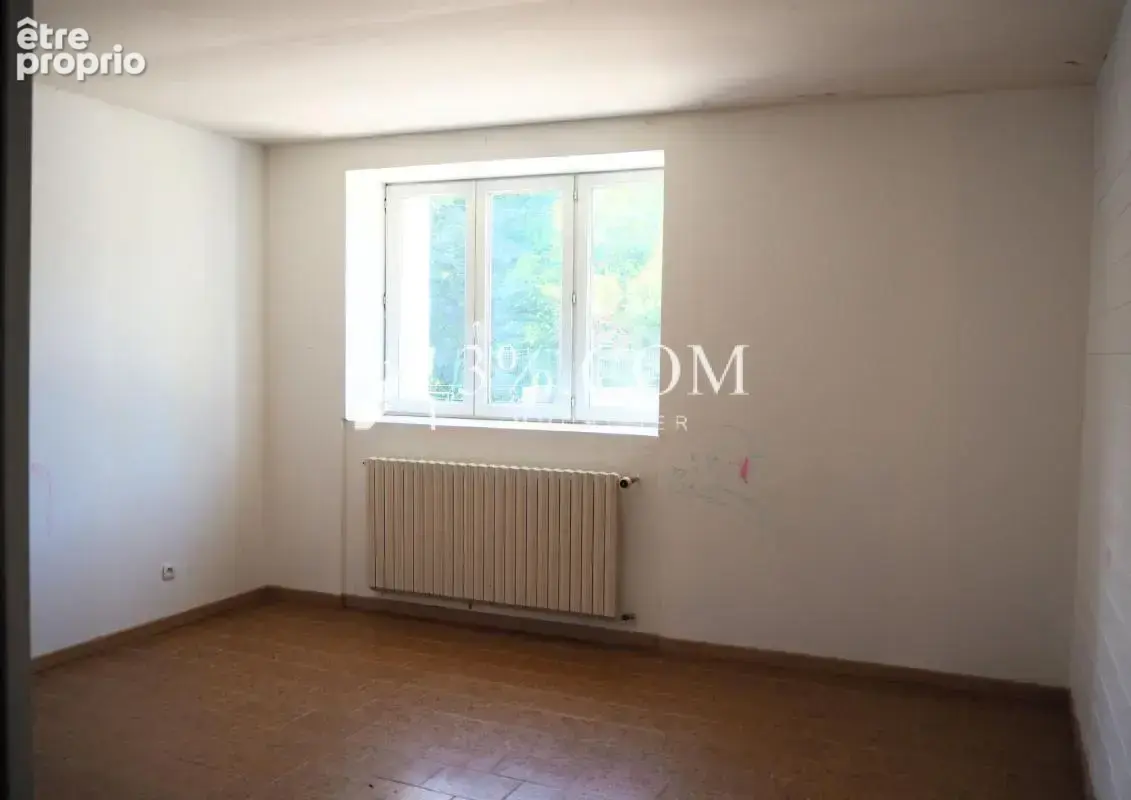 Ensemble immobilier de 3 appartements + maison à rénover - 2 - photo 4
