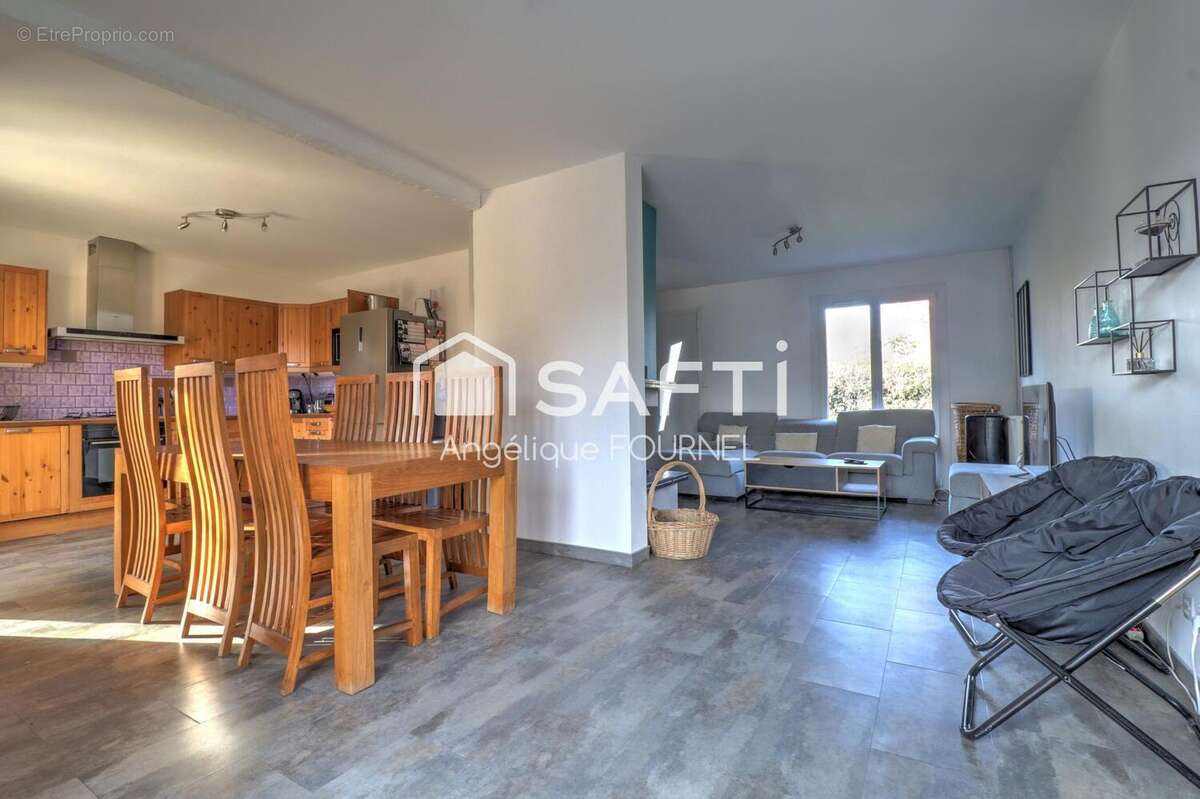 Photo 4 - Maison à SIMANDRES