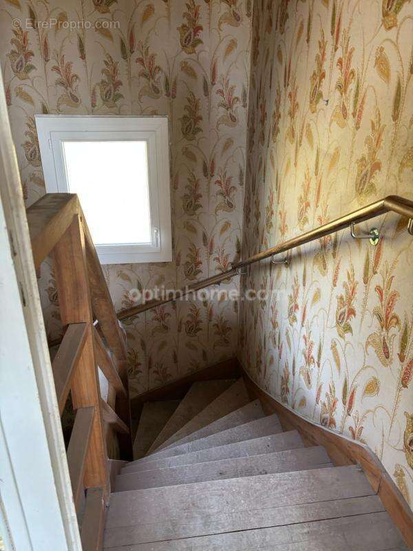 Maison 8 pièces à rénover de 200 m² avec permis accepté pour création de 2 logements – Moulidars (16290) - photo 9