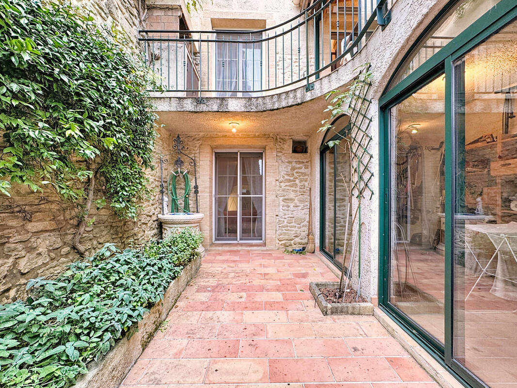 Maison à GALLARGUES-LE-MONTUEUX