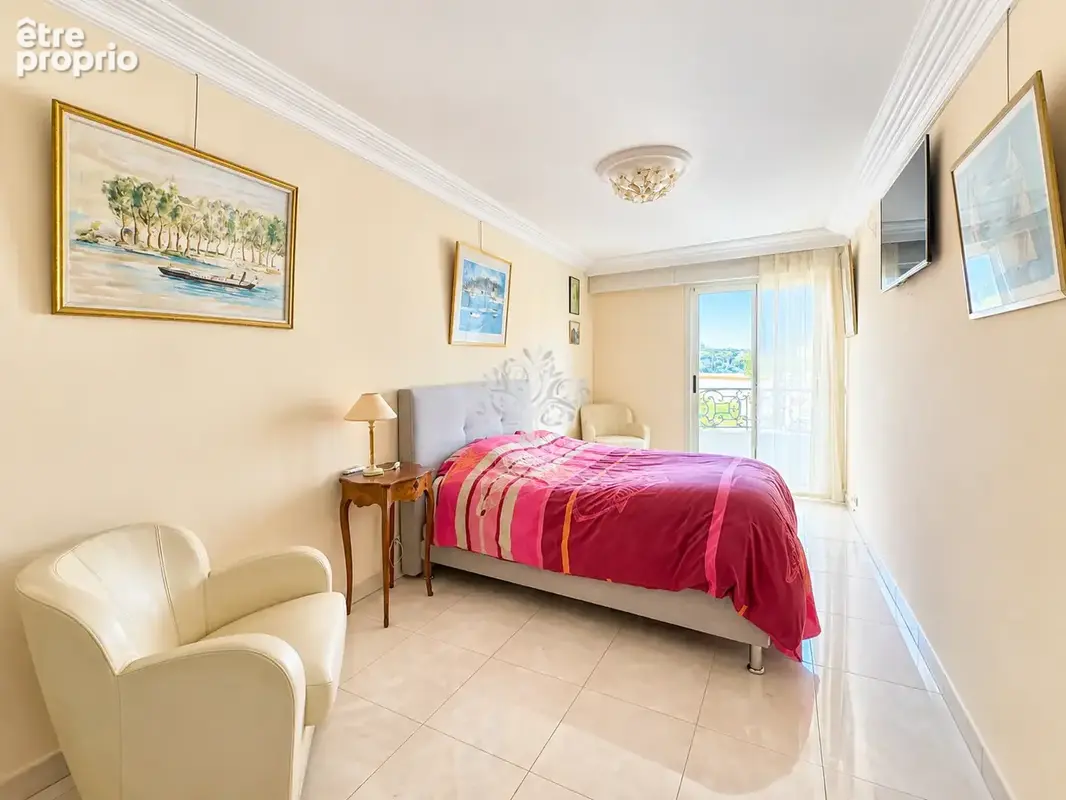 Appartement T4 à deux pas du centre-ville de Sanary avec ascenseur - photo 5