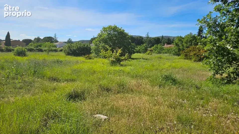 Terrain 755 m² à Lauris  - photo 2