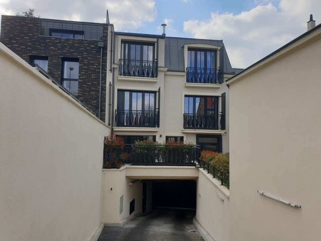 Appartement à COURBEVOIE