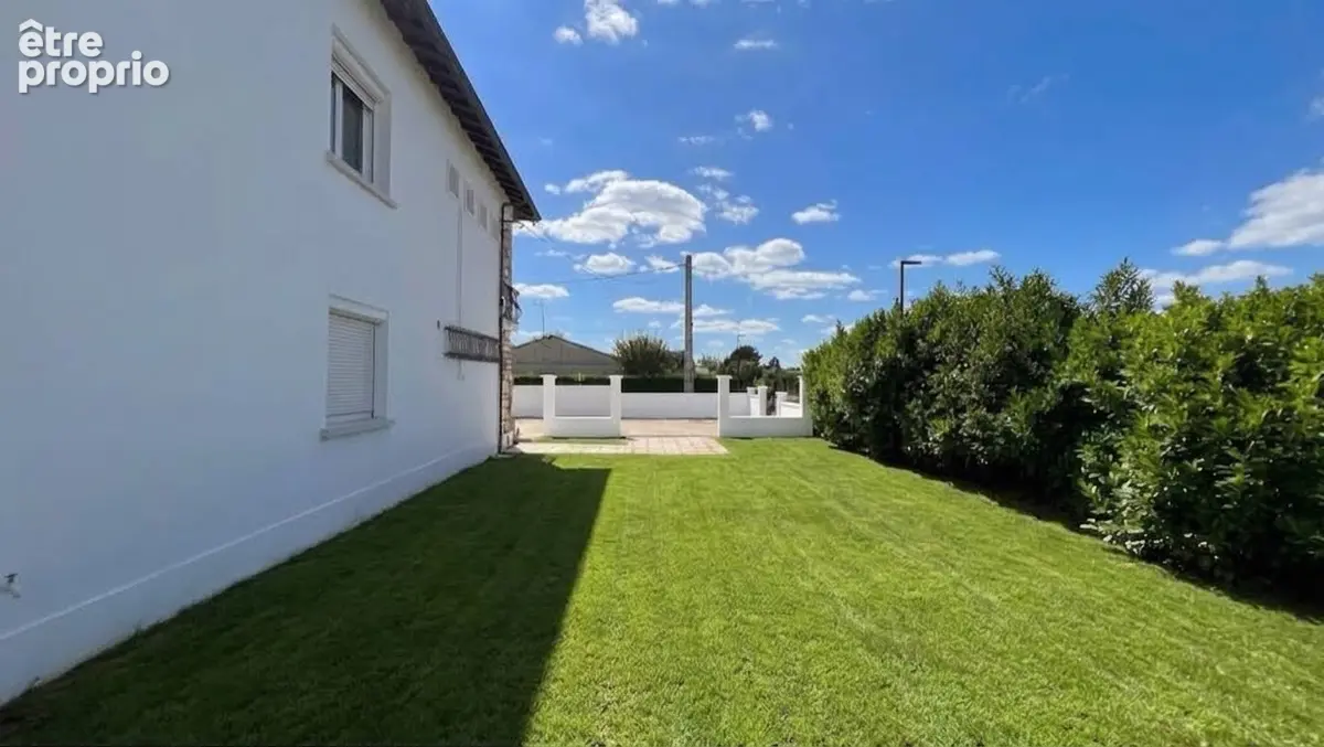Appartement T4 rénové - Entre maison et appartement - Premier étage avec balcon & grand terrain privatif - photo 4
