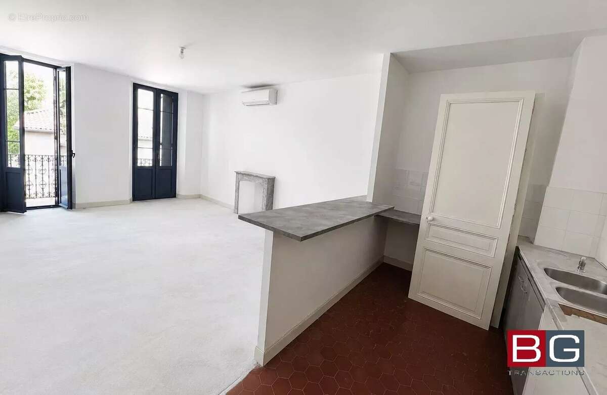 Appartement à VALLAURIS