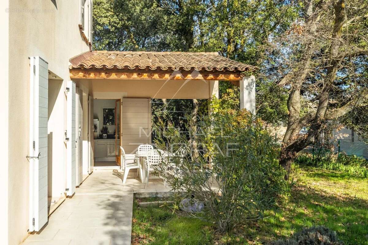 Maison à CABRIERES-D'AVIGNON