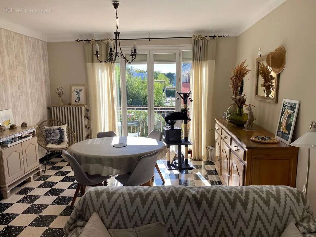 Maison à BAGNOLS-SUR-CEZE