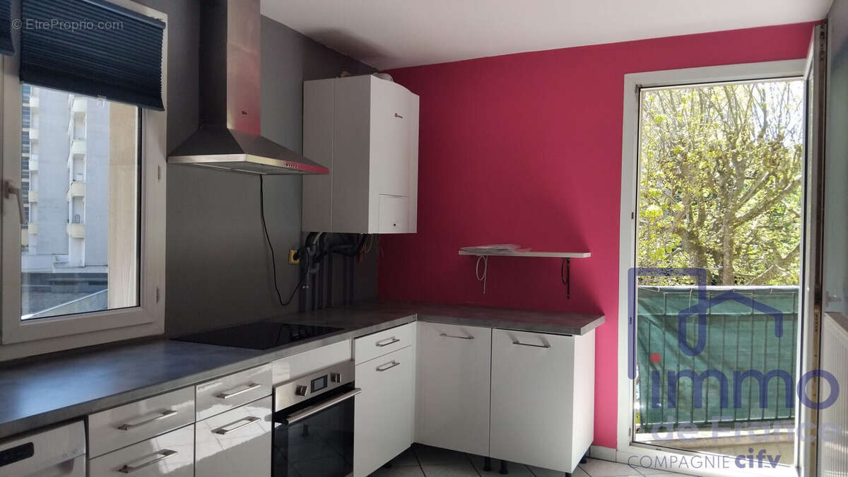Appartement à SAINT-ETIENNE