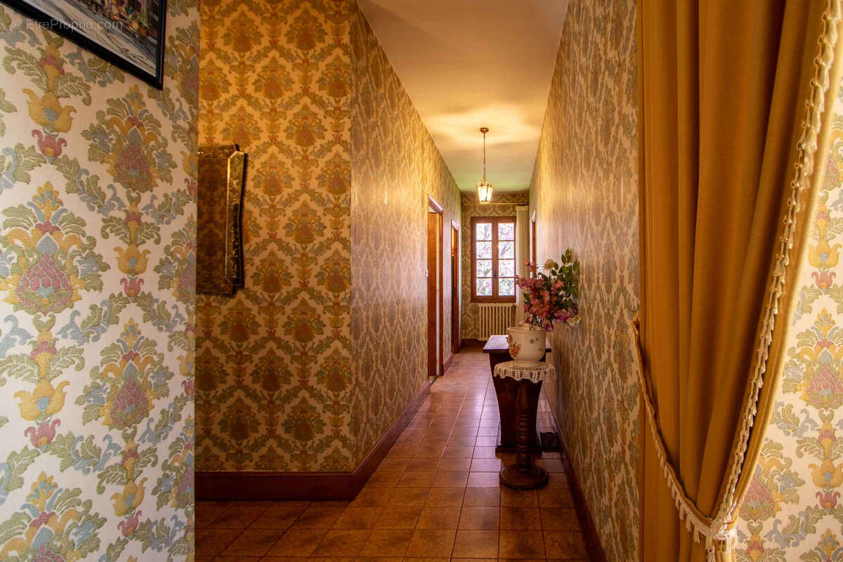 Maison à SAINT-JULIEN-DE-LAMPON