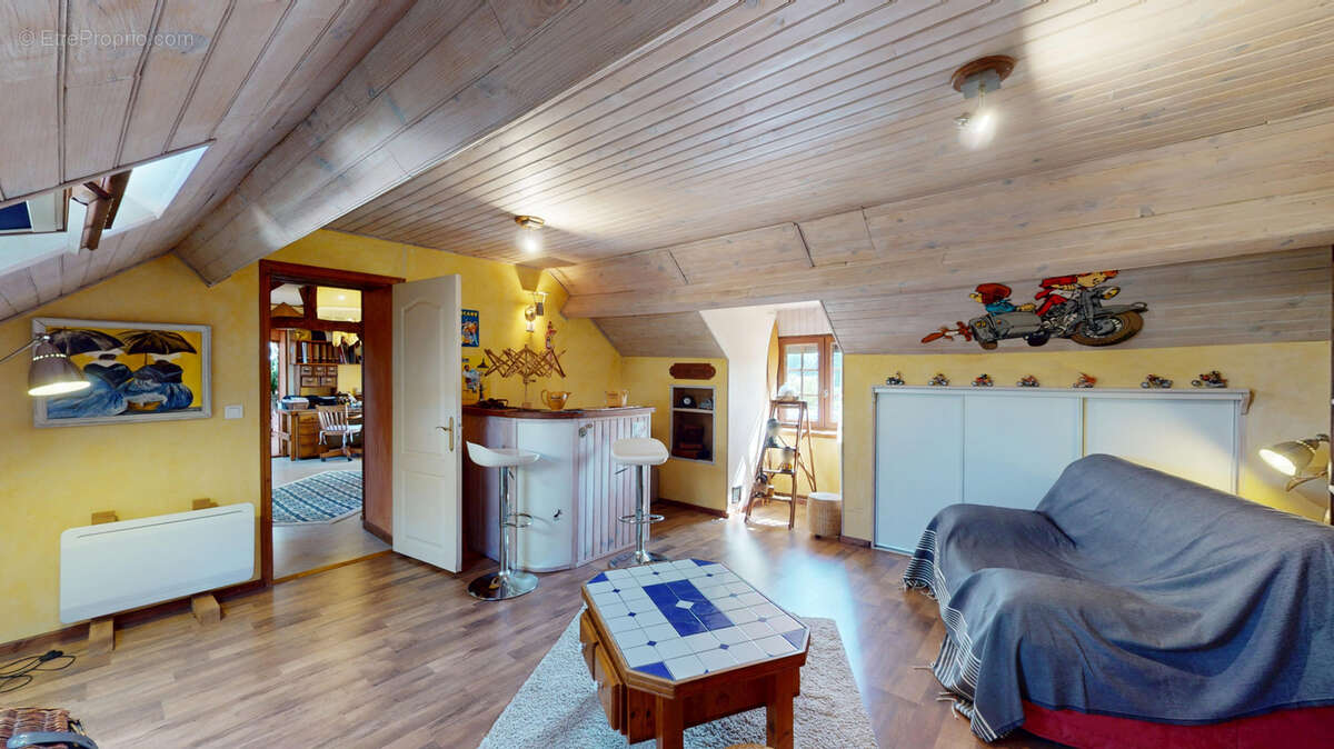 Maison à PONT-SUR-YONNE