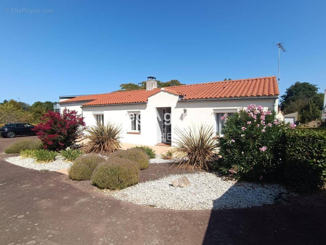 Maison à AIZENAY