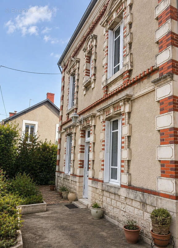 Maison 145 m² à Bourges  - photo 3