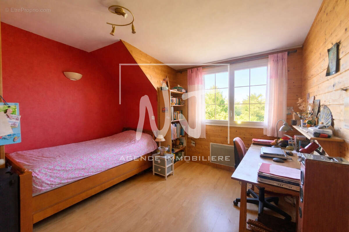 Maison à PELLOUAILLES-LES-VIGNES