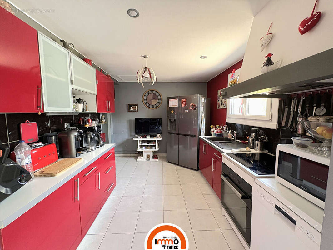 Maison à LA BONNEVILLE-SUR-ITON