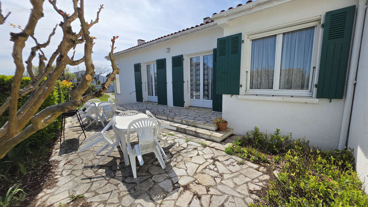 Maison à LA BREE-LES-BAINS