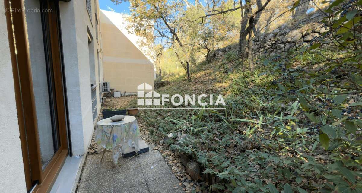 Appartement à GREOUX-LES-BAINS