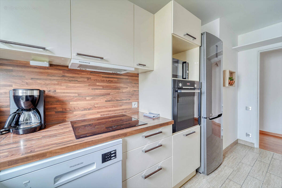 Appartement à COURBEVOIE