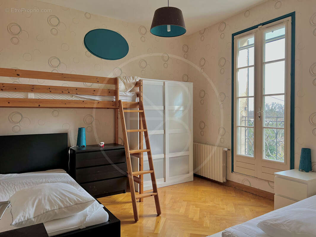 Maison à SAINT-EMILION