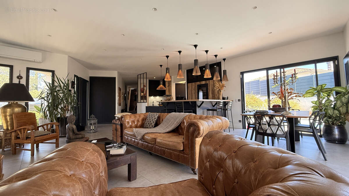 Maison à CARBON-BLANC