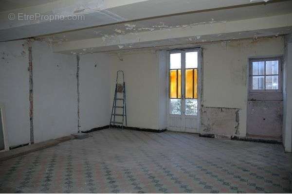 Commerce à SAINT-HIPPOLYTE-DU-FORT