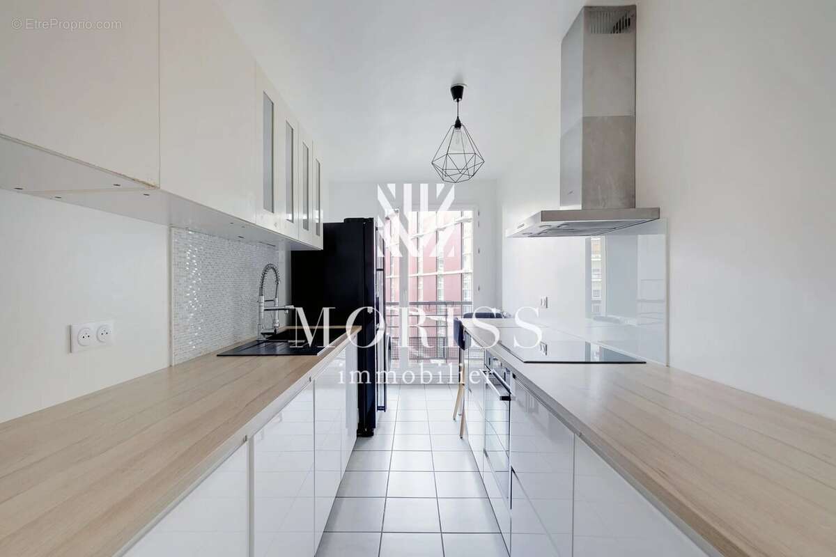 Appartement à COURBEVOIE