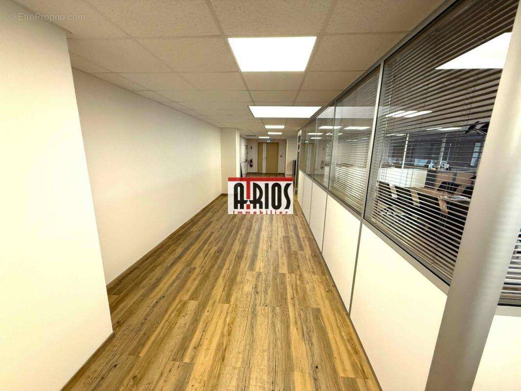 Commerce à LA FARLEDE