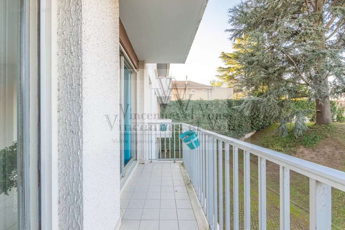 Appartement à SAINT-MAUR-DES-FOSSES