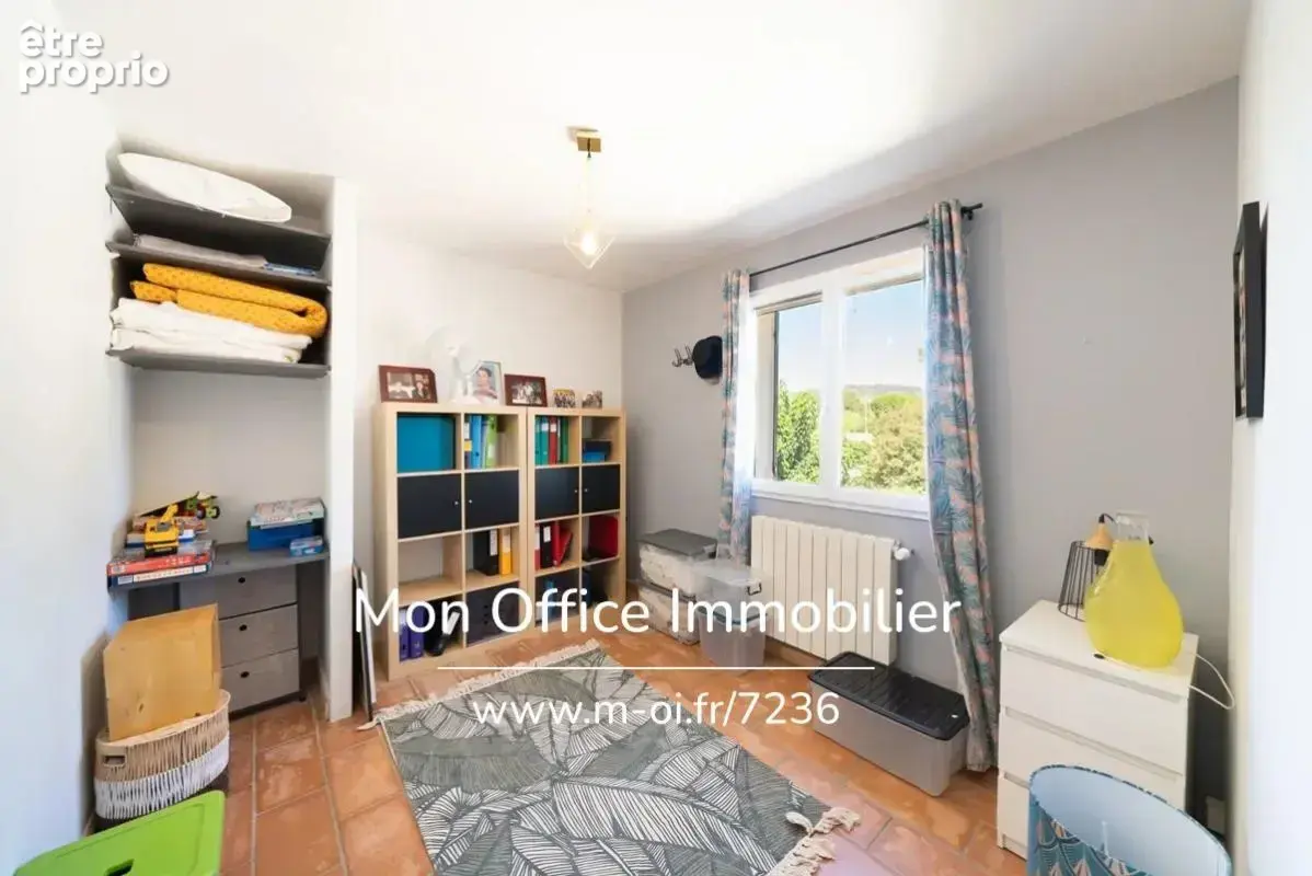 Référence : 7444-YAN - Villa 6 pièces- jardin-piscine-garage - photo 8